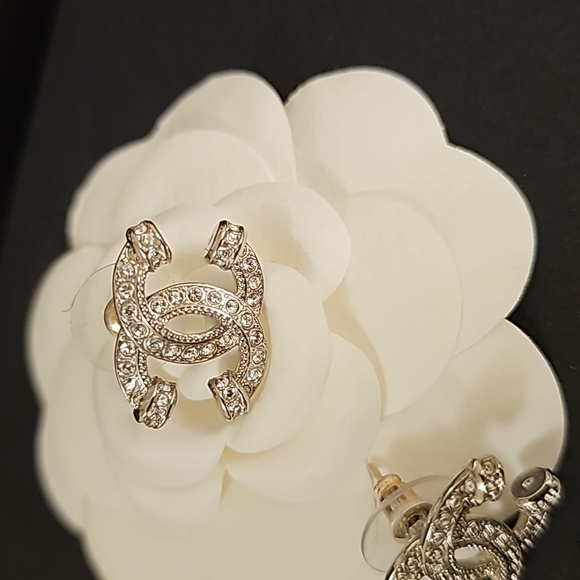CHANEL 23P Silver & Crystal  CC Logo Studs Earrings Brand New w/tag - Picture 2 of 9